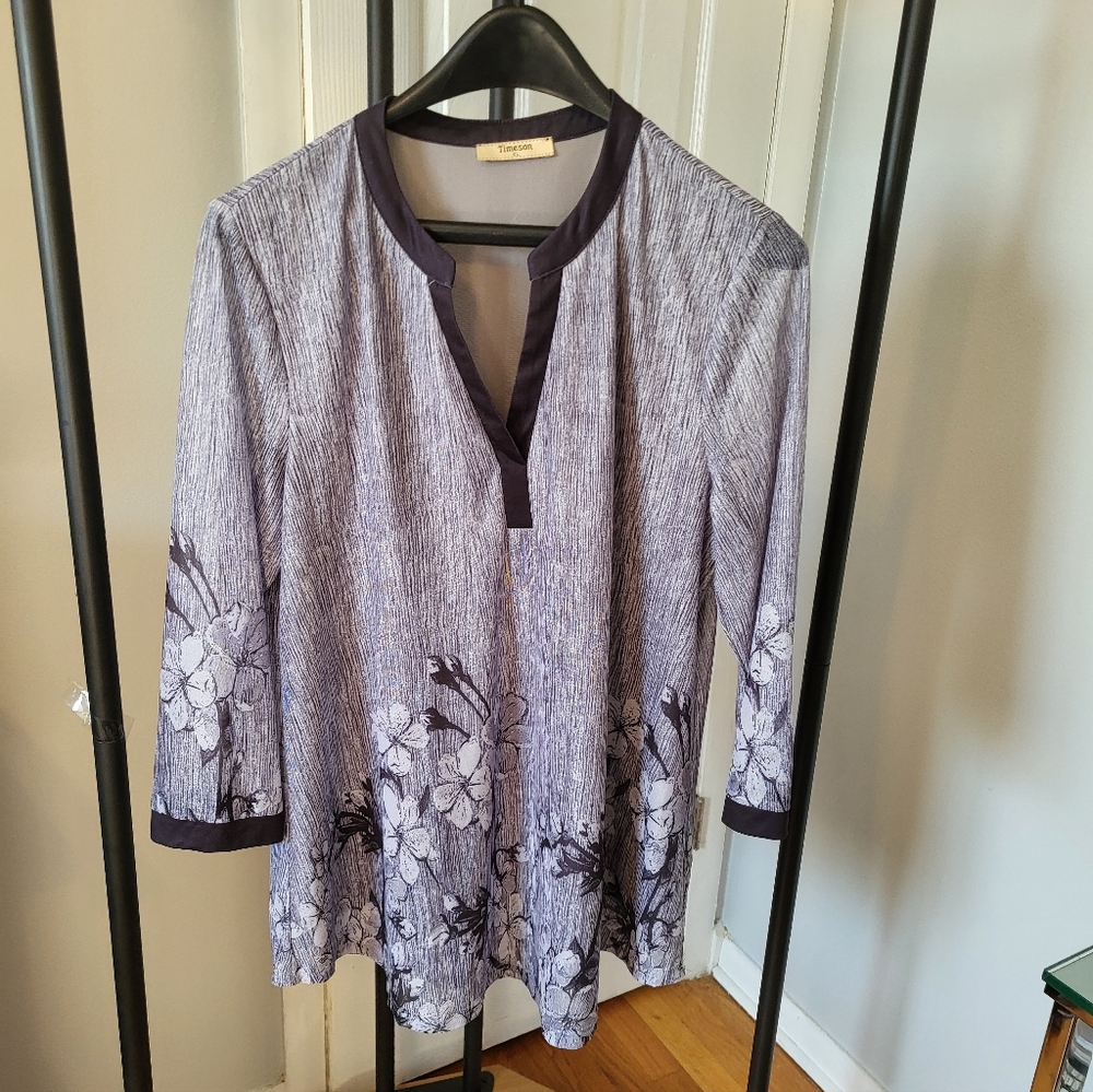 Elegant Floral Tunic in Navy and Silver